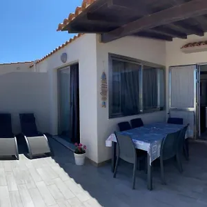 Appartamento In Paese A Poca Distanza Dal Mare, Lampedusa